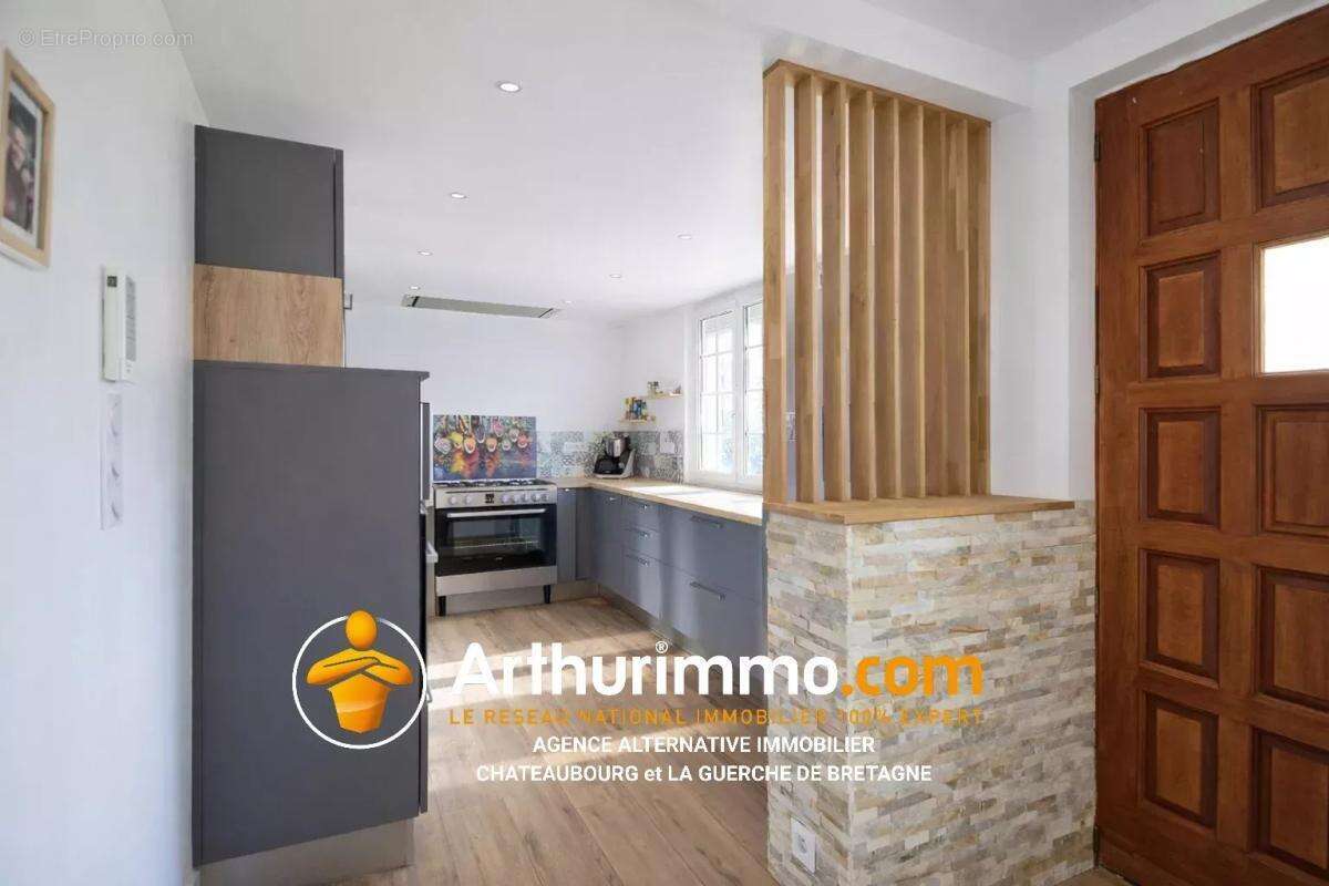 Maison à ARGENTRE-DU-PLESSIS