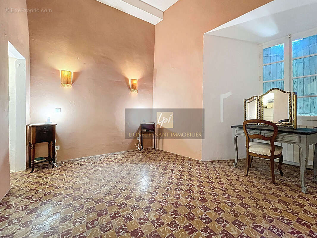 Maison à PERNES-LES-FONTAINES