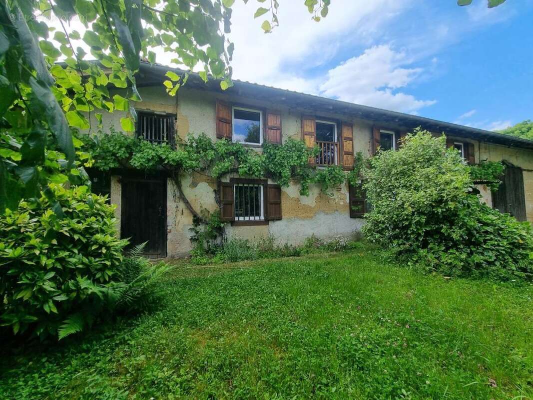 Maison à POLLIAT