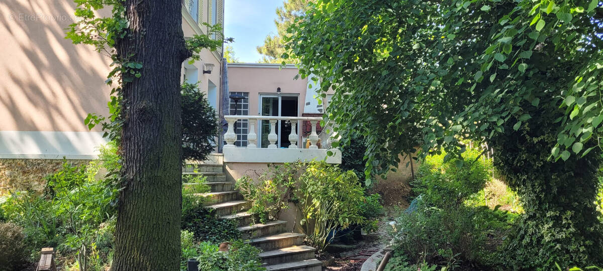 Maison à CHAMPIGNY-SUR-MARNE