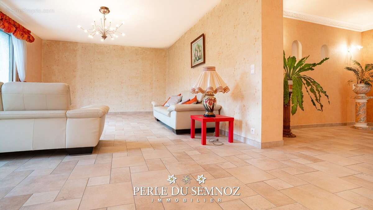 Maison à QUINTAL