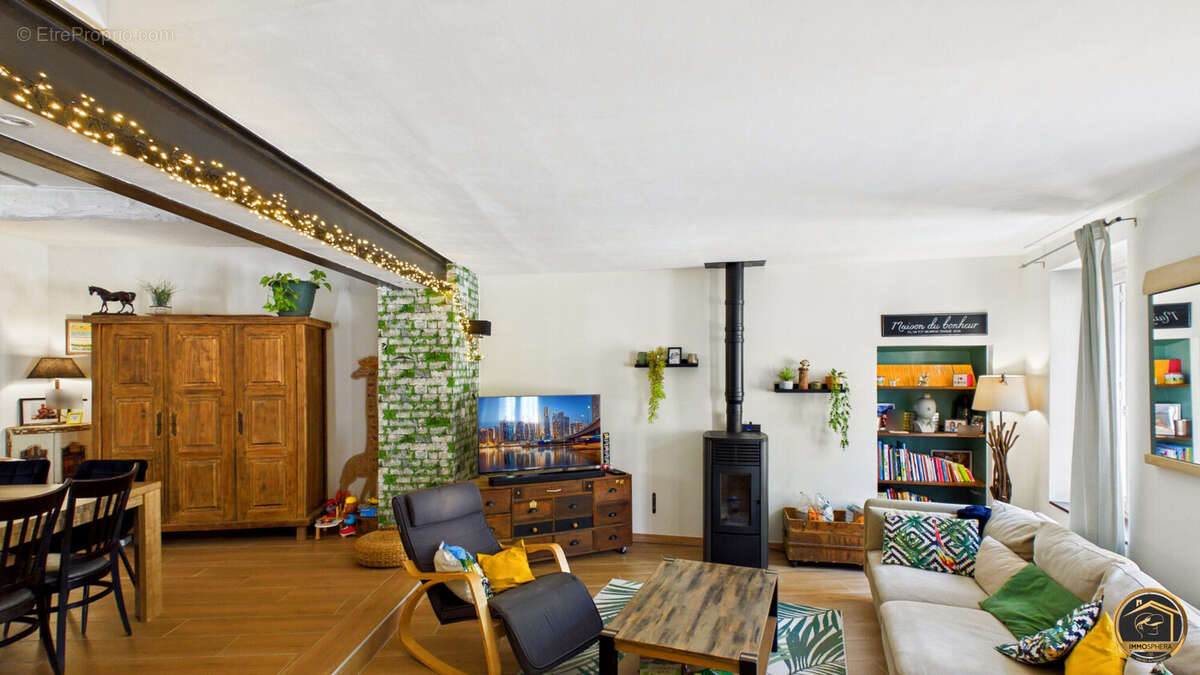 Maison à GINESTAS