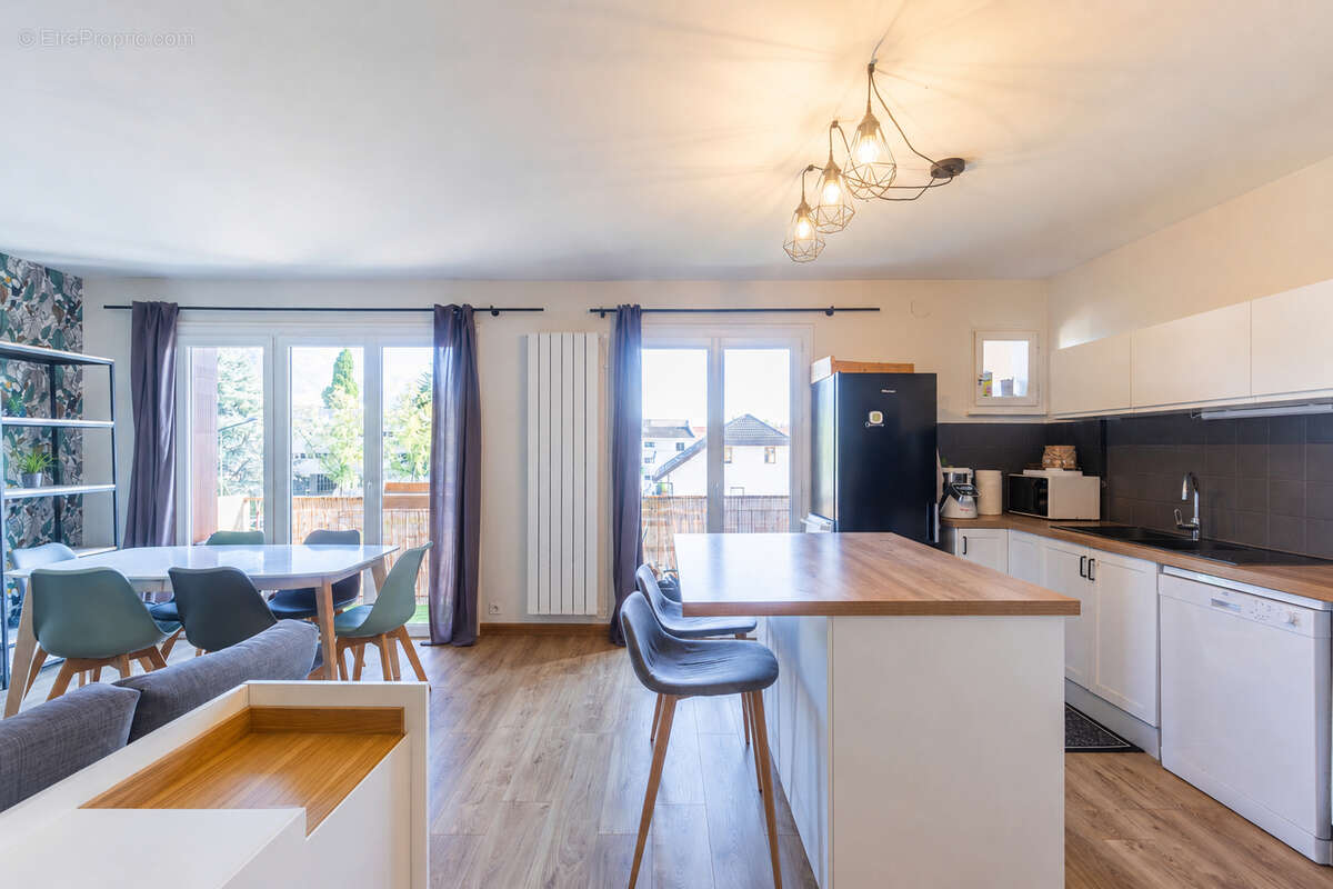 Agence immobiliere laforet - exclusivite - "oxalis" - annecy - appartement t2 de 55,86m² - balcon - cave - dernier etage - photo 2