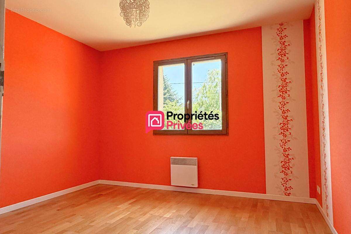Maison T5 à vendre de 116 m² avec sous-sol complet et combles aménageables à Saint Gervais D'Auvergne 63390 - photo 11