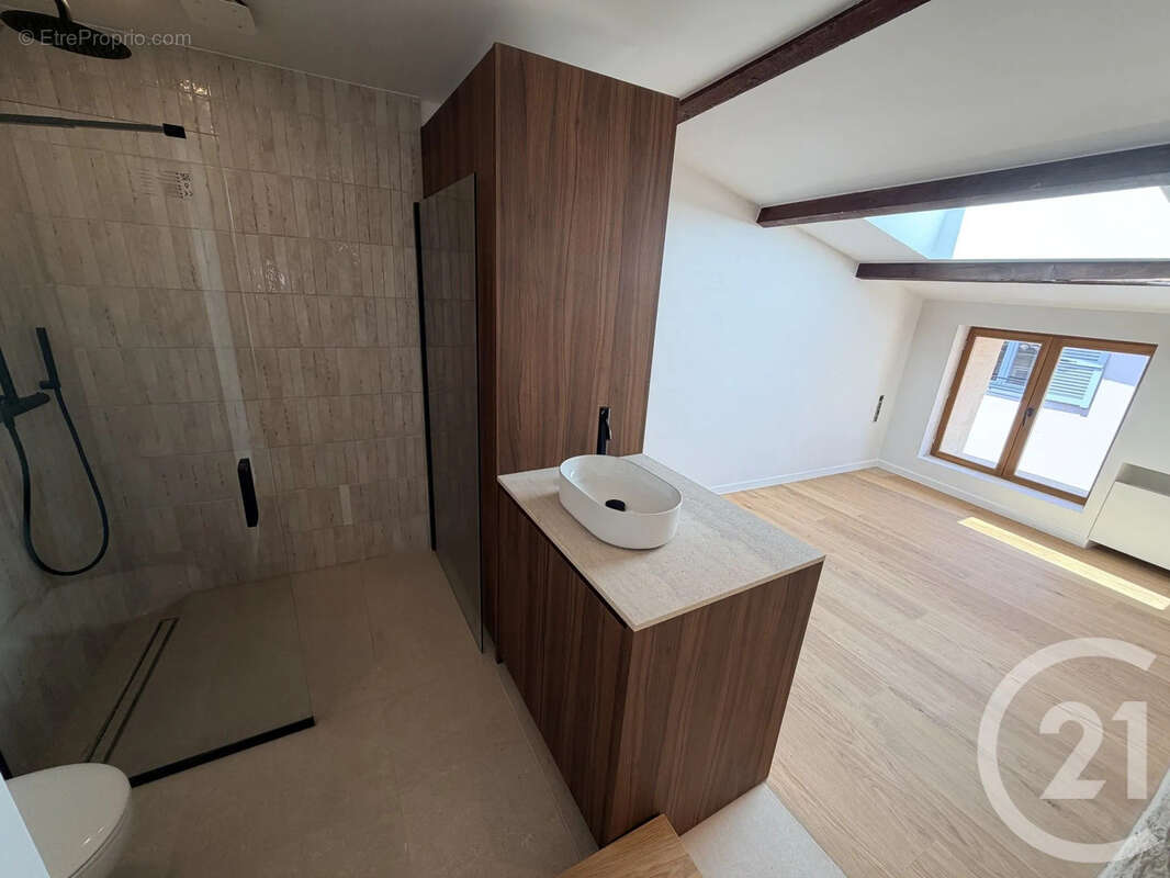 Appartement à VALBONNE