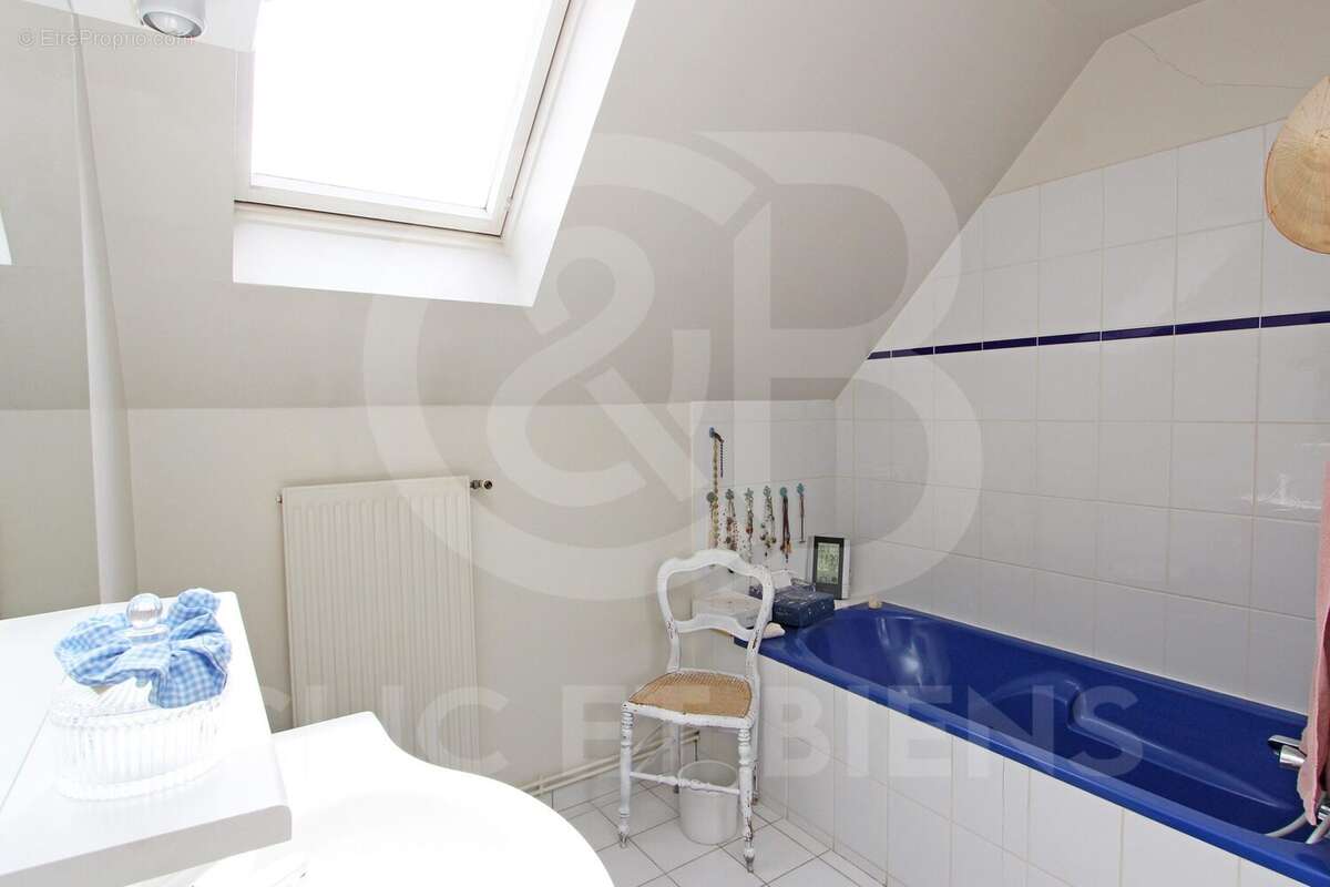 Maison 149 m² à Elancourt  - photo 6