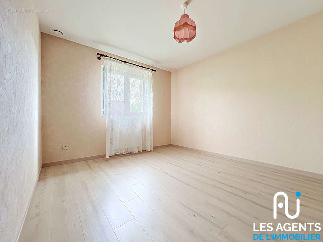 Maison Chaingy  6 pièce(s) 151.04 m2 - photo 6