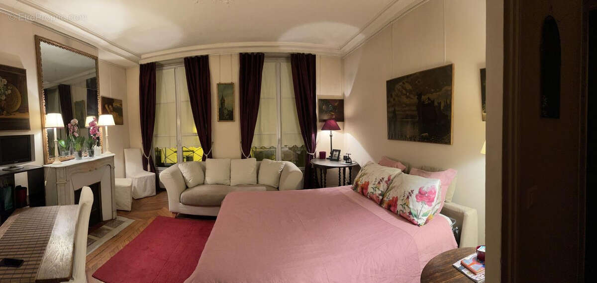 Appartement à PARIS-1E