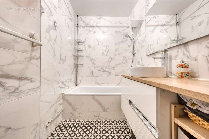 Appartement à LES CLAYES-SOUS-BOIS