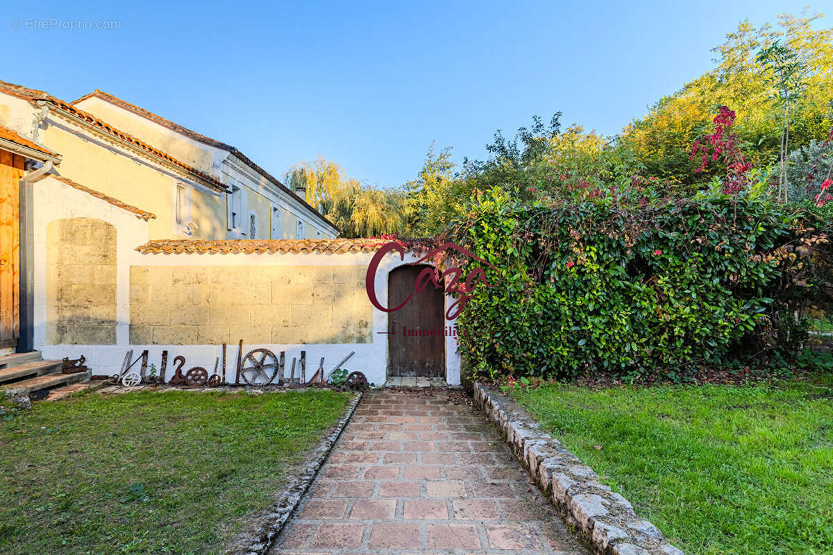 Maison à CAMARSAC