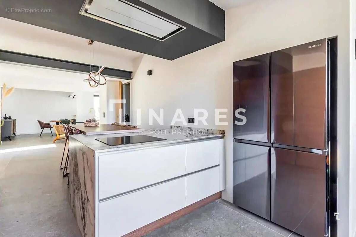 DESIGN & VIEW - Villa T7 de 250m2 - Vue Sainte Victoire - Terrain 2470m2 - Piscine - 13710 FUVEAU - photo 11