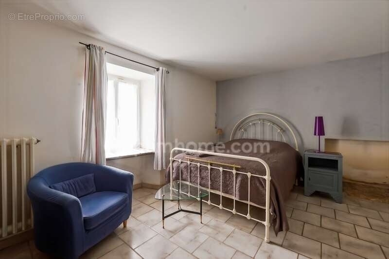 Authentique longère rénovée de 215 m2 – 5 chambres – Terrain arboré de 3000m2 au calme absolu - photo 13