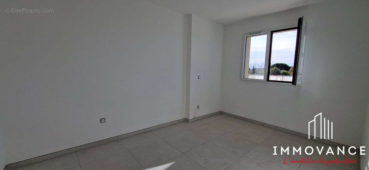 Appartement à VALERGUES