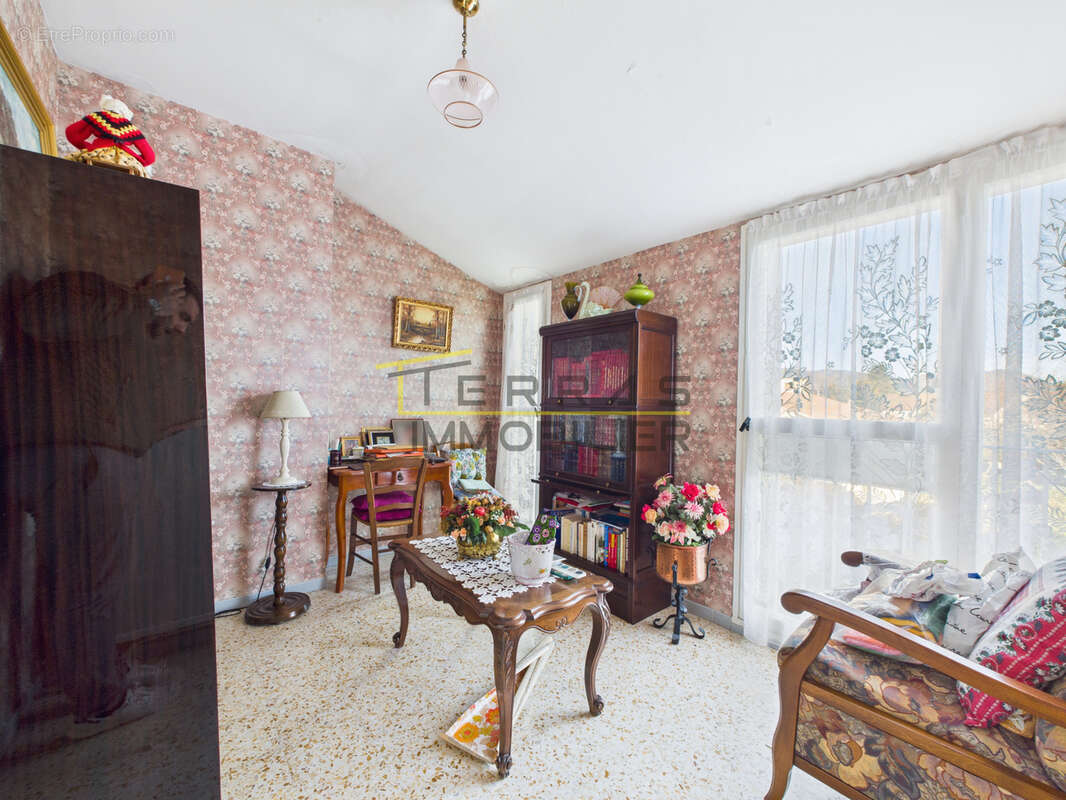 Maison à VALREAS