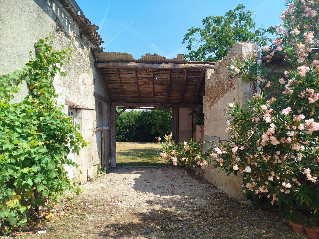 Belle demeure à l'architecture originale avec piscine et jardin constructible de 4535 m2 - photo 27