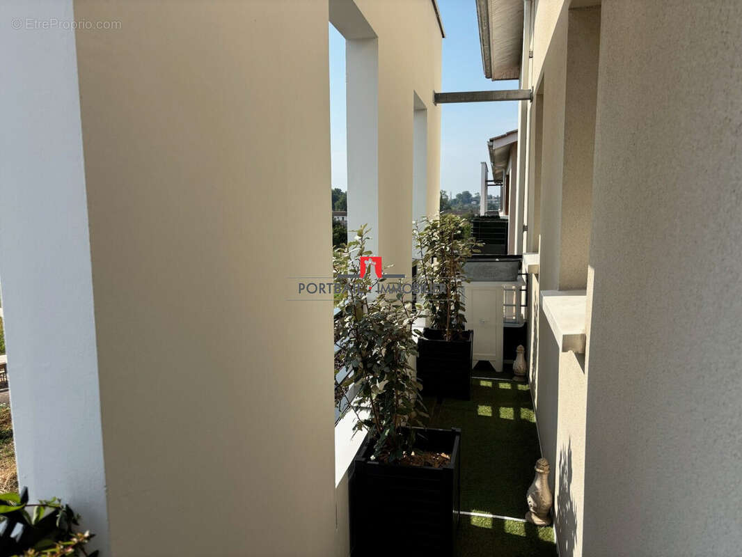 Appartement 64 m² à Saint-Andre-De-Cubzac  - photo 2