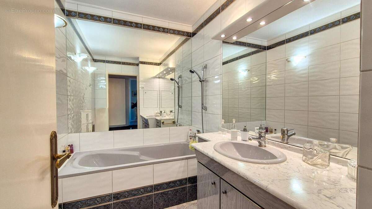 Photo 5 - Appartement à MANDELIEU-LA-NAPOULE