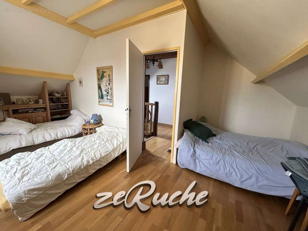 Charmante maison de 130 m² à La Chapelle-du-Bois-des-Faulx - photo 10