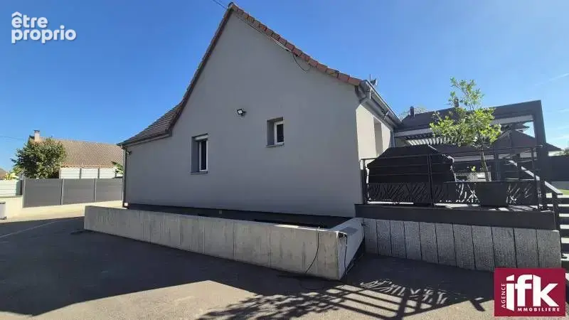 Maison plain-pied de 205 m² sur 13,52 ares avec piscine et double garage – DPE B - photo 18