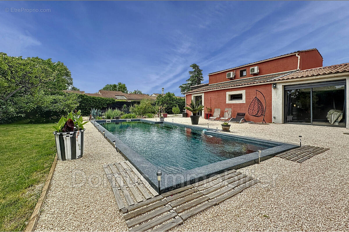 Maison à MORIERES-LES-AVIGNON