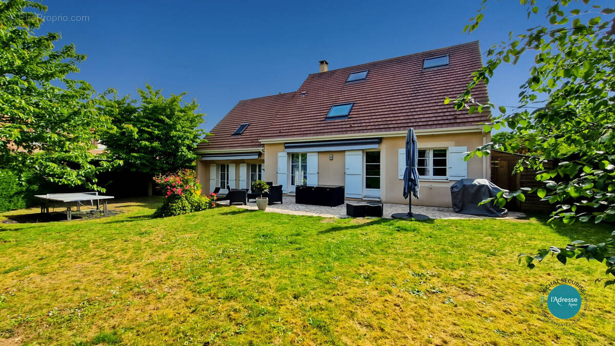 Maison à MENNECY
