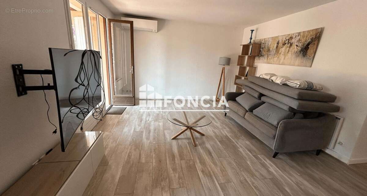 Appartement à SAINT-CYR-SUR-MER