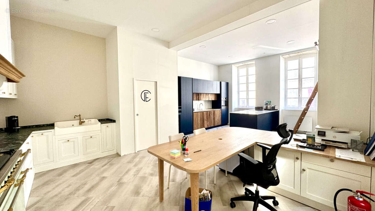 Commerce à LA ROCHELLE