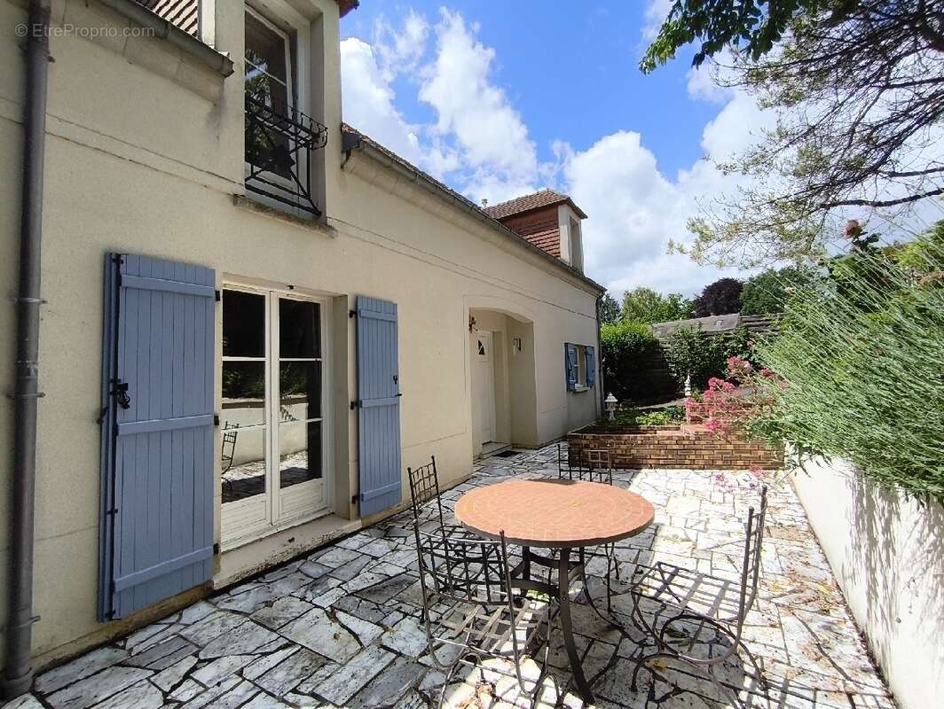 Maison à NESLES-LA-VALLEE