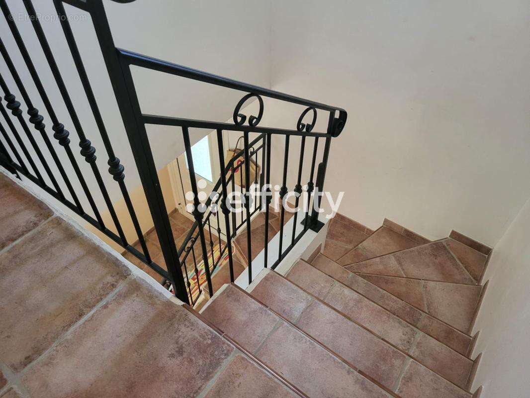 Maison 165 m² à Saint-Pargoire  - photo 7