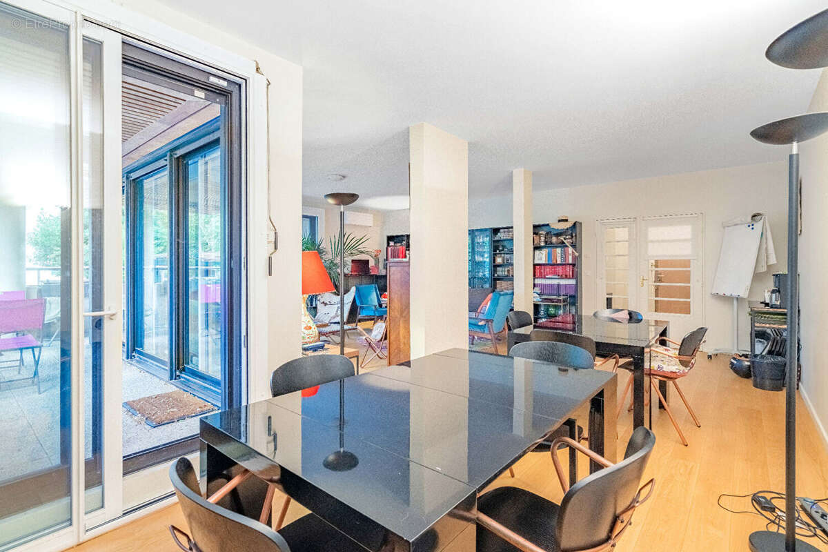 Appartement à LEVALLOIS-PERRET