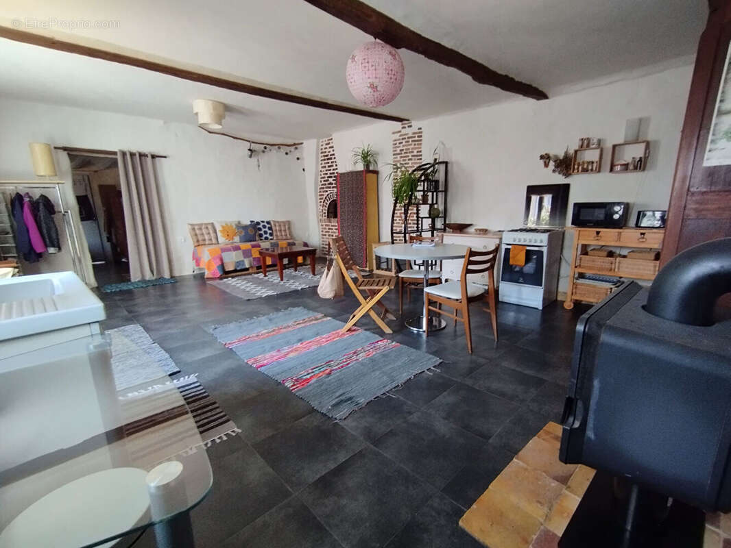 Maison à LA VILLE-AUX-CLERCS