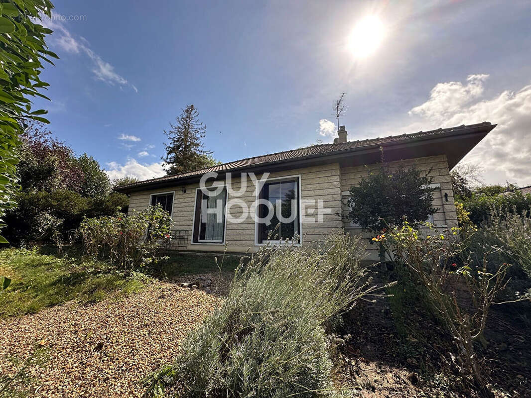 Maison à DAMPIERRE-SUR-AVRE