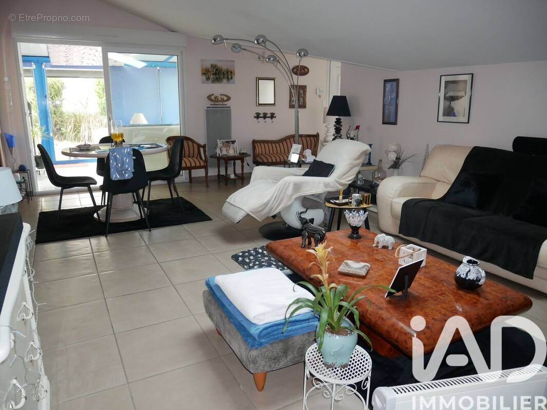 Photo 1 - Maison à TONNAY-CHARENTE