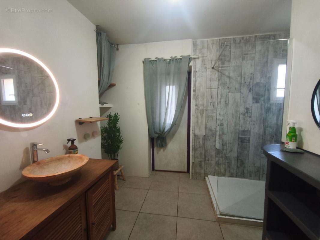 Appartement à MARSEILLE-12E