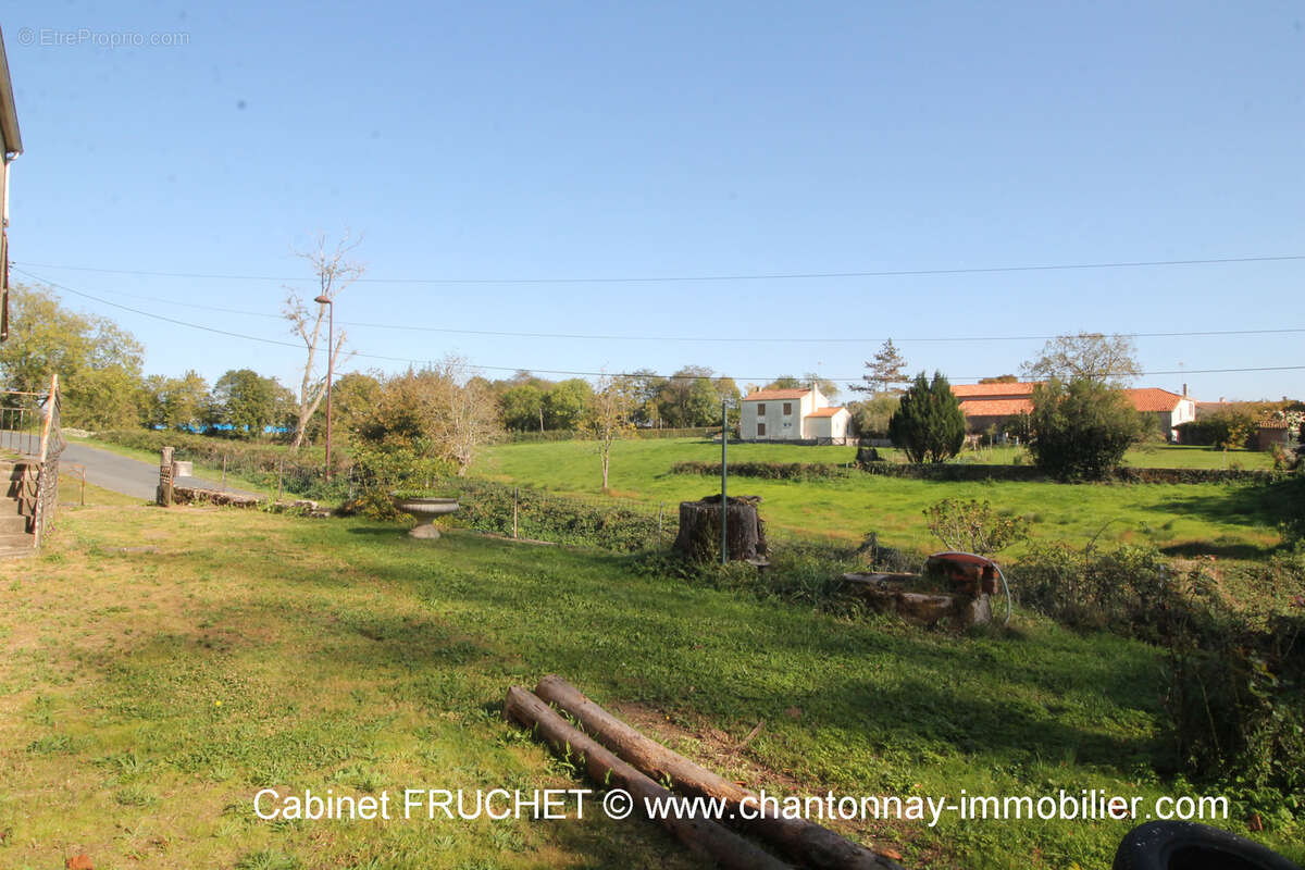 Maison à SAINT-CYR-DES-GATS