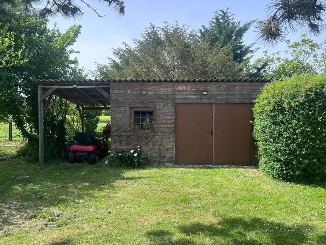 Maison à vendre 5 pièces VARZAY (17) avec piscine - photo 21
