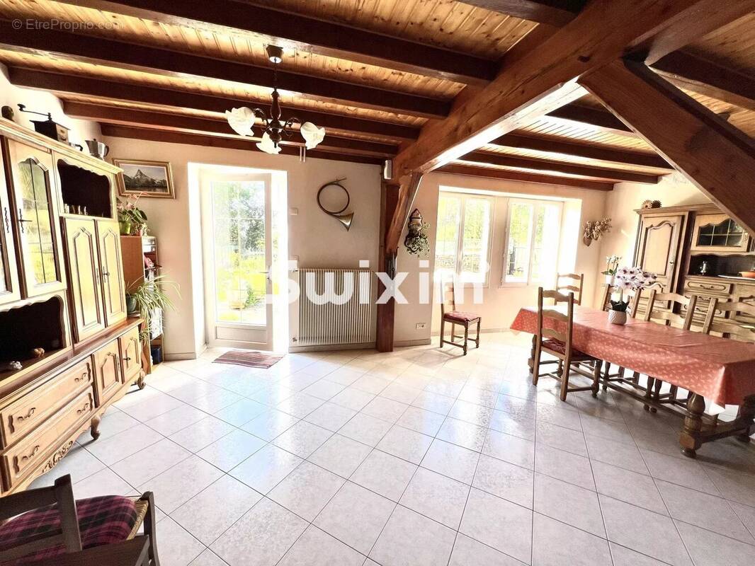 Maison à CRESSIA