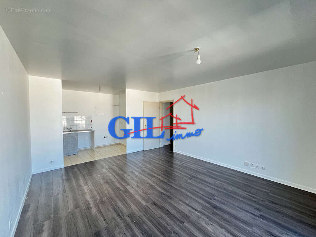 Appartement à SAVIGNY-LE-TEMPLE