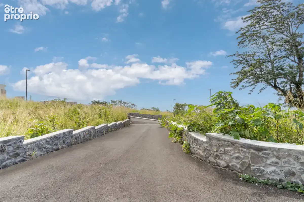 Photo Terrain à Sainte-Marie au prix de 150 000€