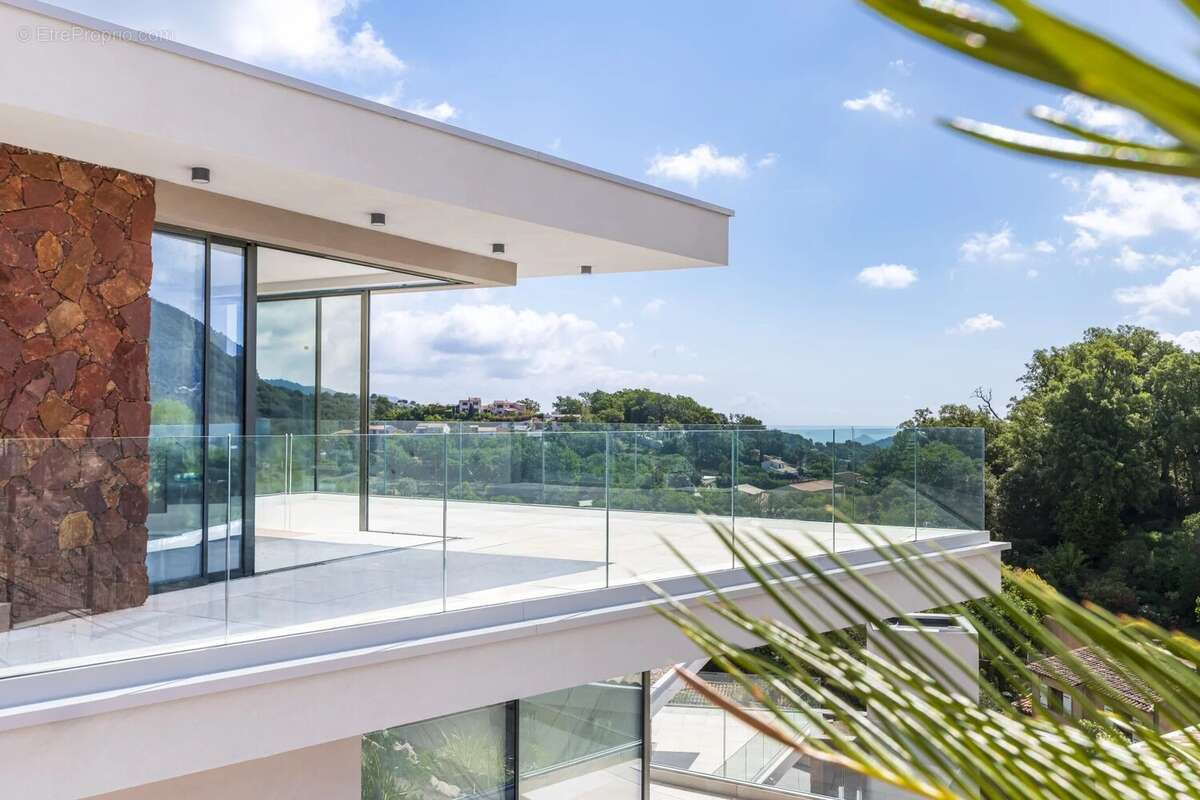 Appartement à LES ADRETS-DE-L'ESTEREL