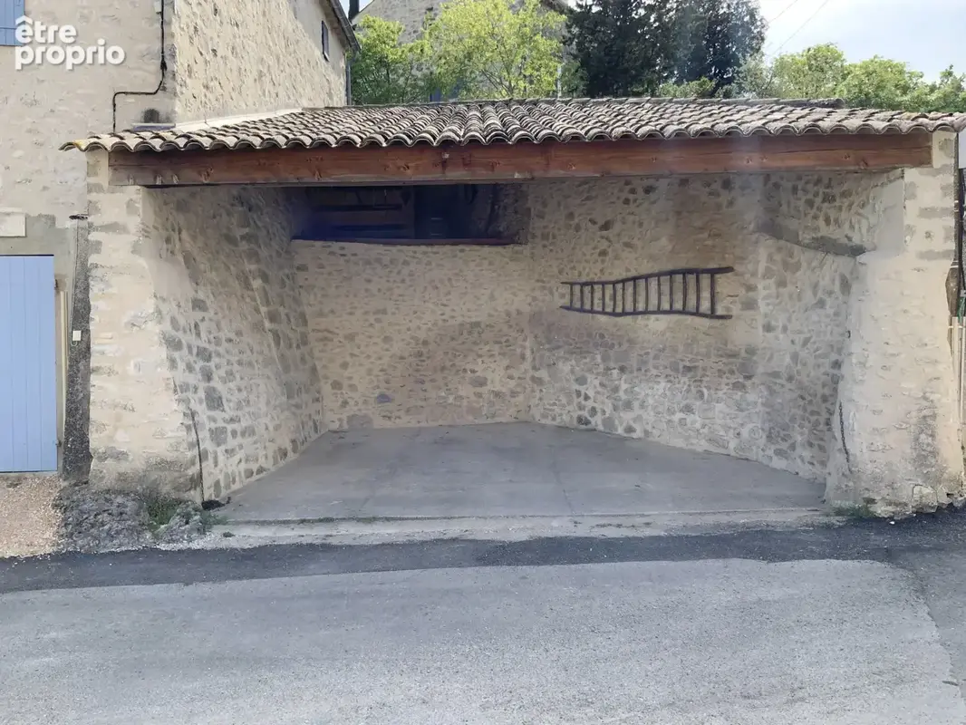 Maison de village en pierre avec cour et garage. - photo 8
