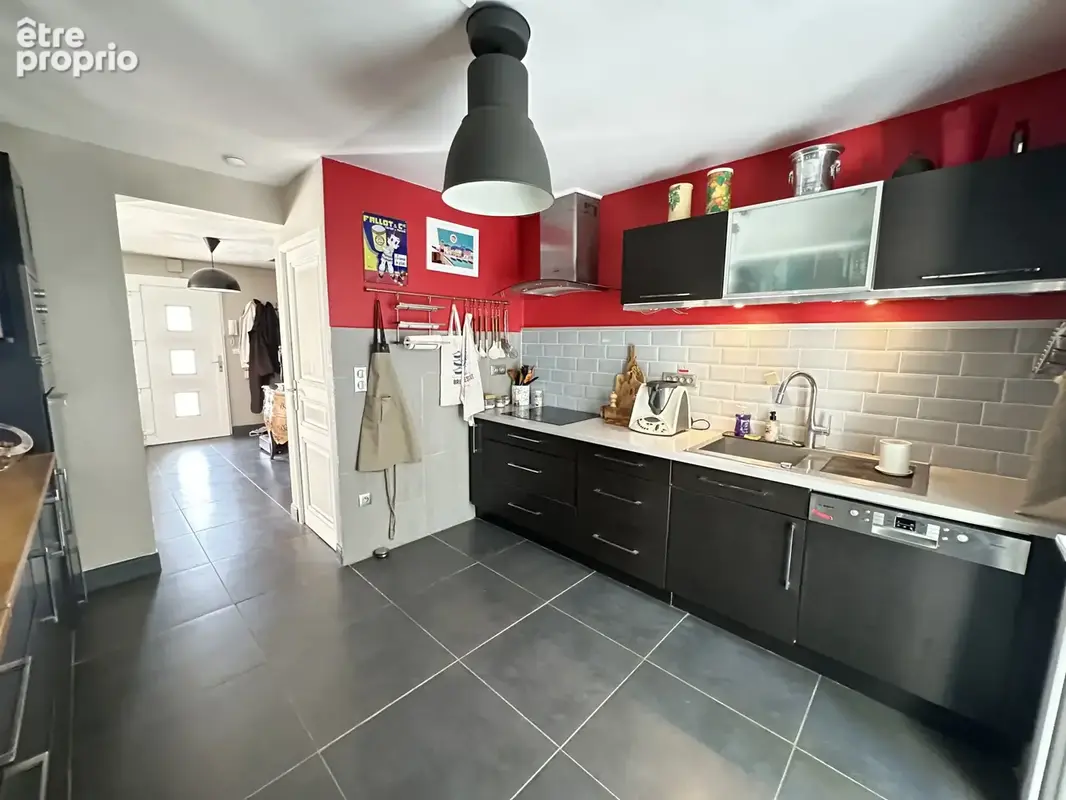 Maison familiale t5 133m2 + piscine - photo 8