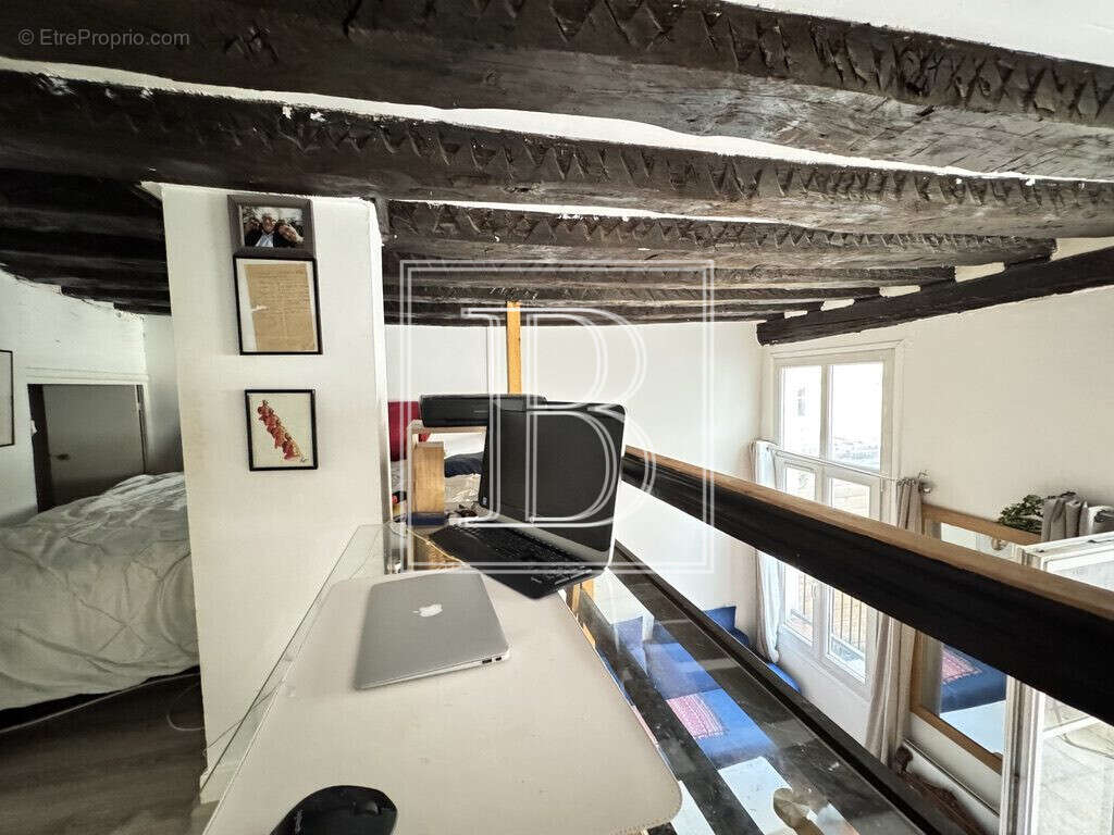 Appartement à PARIS-4E