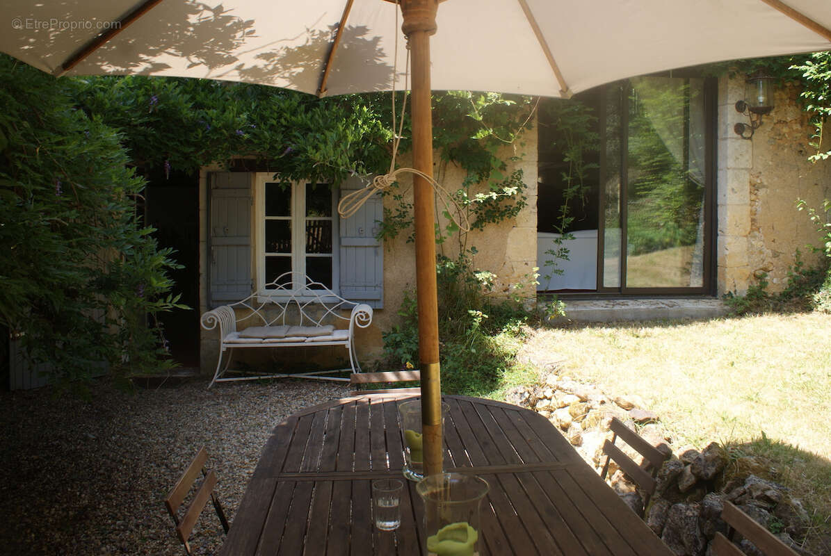 A VOIR. Belle maison en pierre de 4 chambres avec dépendances et vues sur terrain d'environ 2811m2 - photo 44