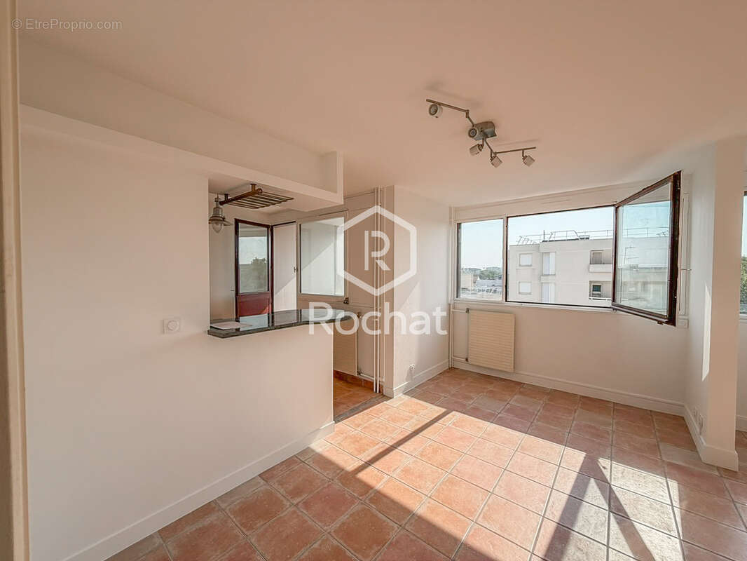 Lyon 3   part-dieu - appartement rénové de 40,64m2 hab. avec balcon   garage fermé + cave - photo 14