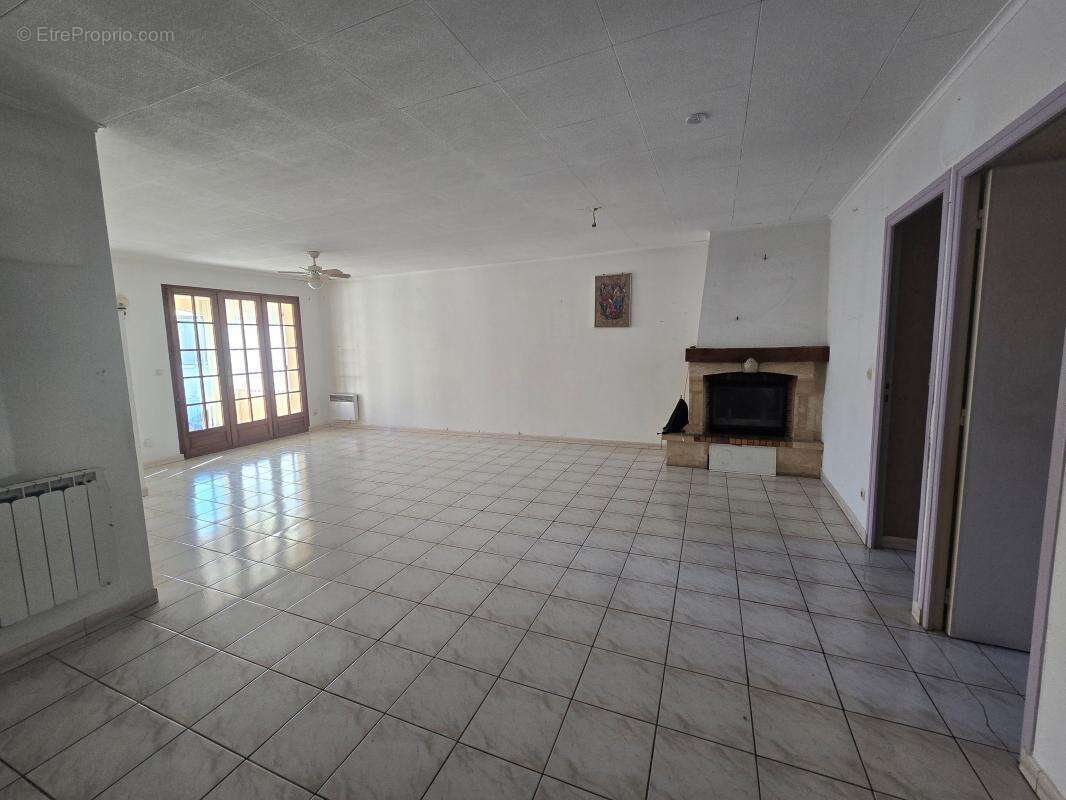 Maison 2 faces de plain-pied à fort potentiel – Proche centre Elne - photo 2
