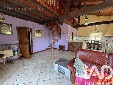 Maison 240 m² à Saint-Martin-D'arberoue  - photo 3