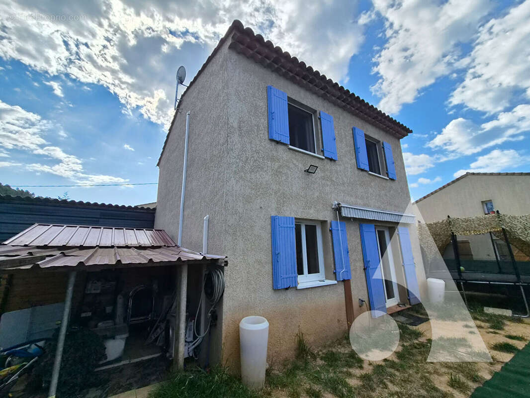 Maison à ENTRECASTEAUX