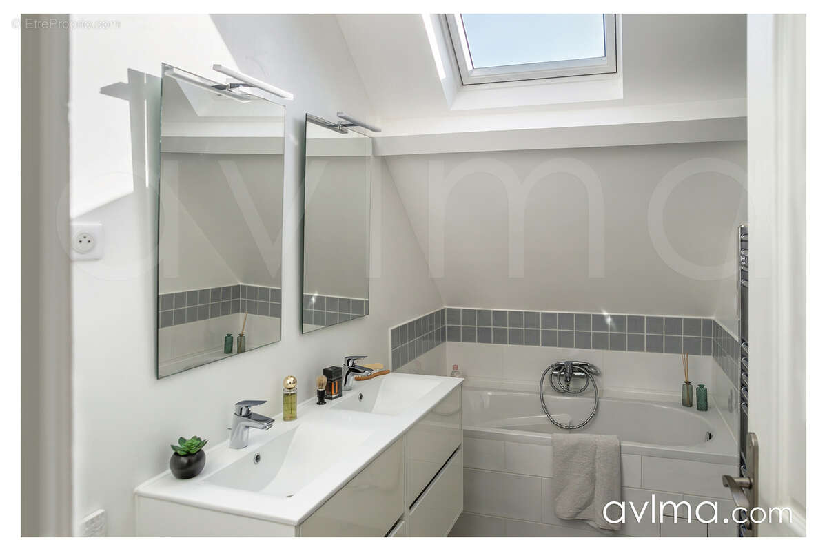 Maison à SAINT-NOM-LA-BRETECHE