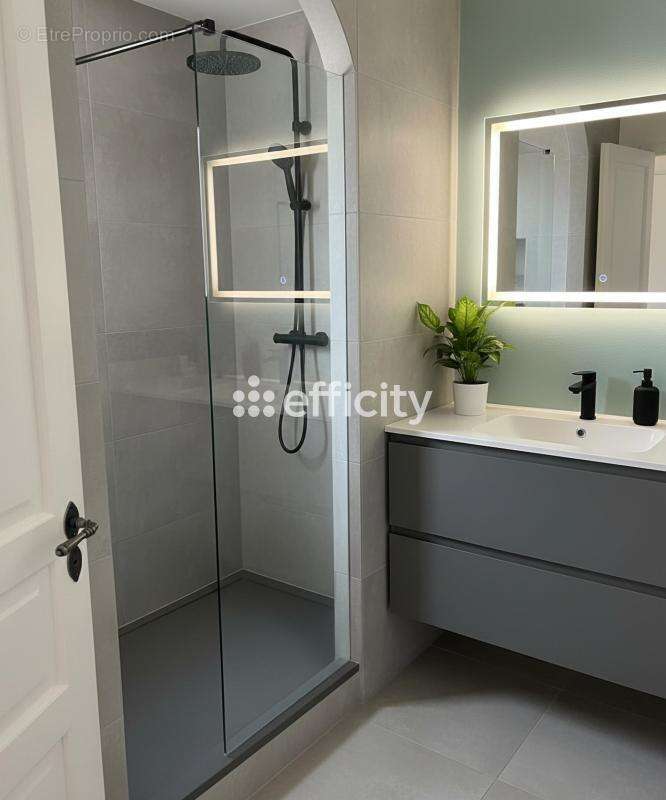 Appartement à GRIMAUD